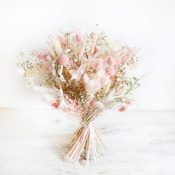 bouquet-fleurs-sechees-rose-poudre-origine-atelier-floral