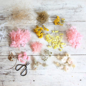 fleurs sechees couronne rose jaune pavot origine atelier floral10