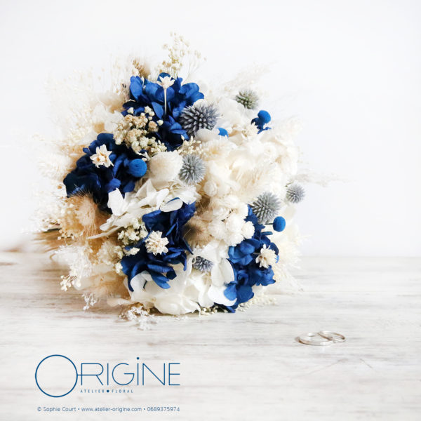 fleurs-sechees-origine-atelier-floral-bouquet-mariage-blanc-bleu-nuit-sophie-court