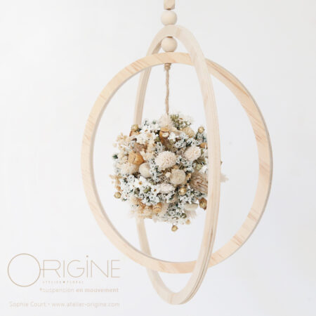 Suspension mouvement • couronne en bois * Blanche