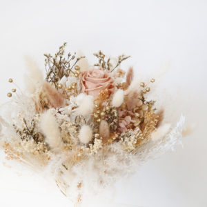 bouquet-de-mariée-fleurs-séchées-stabilisées-mariage--blanc-nude-origine-atelier-floral3