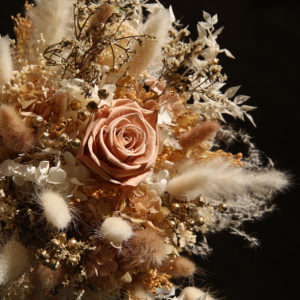 bouquet-de-mariée-fleurs-séchées-stabilisées-mariage--blanc-nude-origine-atelier-floral3