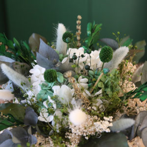 bouquet-de-mariée-fleurs-séchées-stabilisées-mariage-vert-eucalyptus-feuillage-origine-atelier-floral