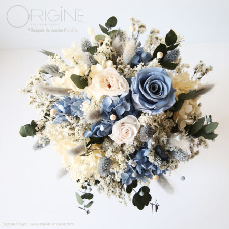 bouquet-de-mariée-mariage-bleu-végétaux-stabilisés-origine-atelier-floral