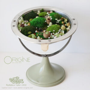 tableau-végétal-sur-pied-radiateur-vintage-calor-detournement-d'objet-foret-vue-du-ciel-chronos-origine-ateier-floral-sophie-court