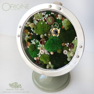 tableau-végétal-sur-pied-radiateur-vintage-calor-detournement-d'objet-foret-vue-du-ciel-chronos-origine-ateier-floral-sophie-court