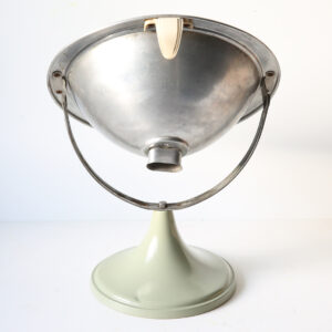 tableau-végétal-sur-pied-radiateur-vintage-calor-detournement-d'objet-foret-vue-du-ciel-chronos-origine-ateier-floral-sophie-court