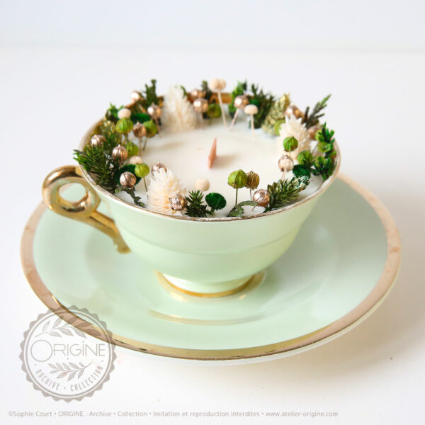 bougie-fleurie-tasse-vintage-origine-atelier-floral-archive-collection-automne-hiver-2025-sophie-court 2