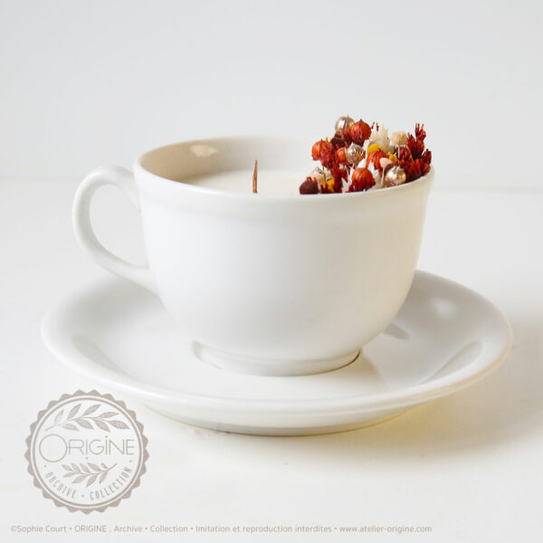 bougie-fleurie-tasse-vintage-origine-atelier-floral-archive-collection-automne-hiver-2025-sophie-court 2