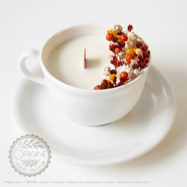 bougie-fleurie-tasse-vintage-origine-atelier-floral-archive-collection-automne-hiver-2025-sophie-court 2