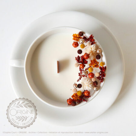 bougie-fleurie-tasse-vintage-origine-atelier-floral-archive-collection-automne-hiver-2025-sophie-court 2