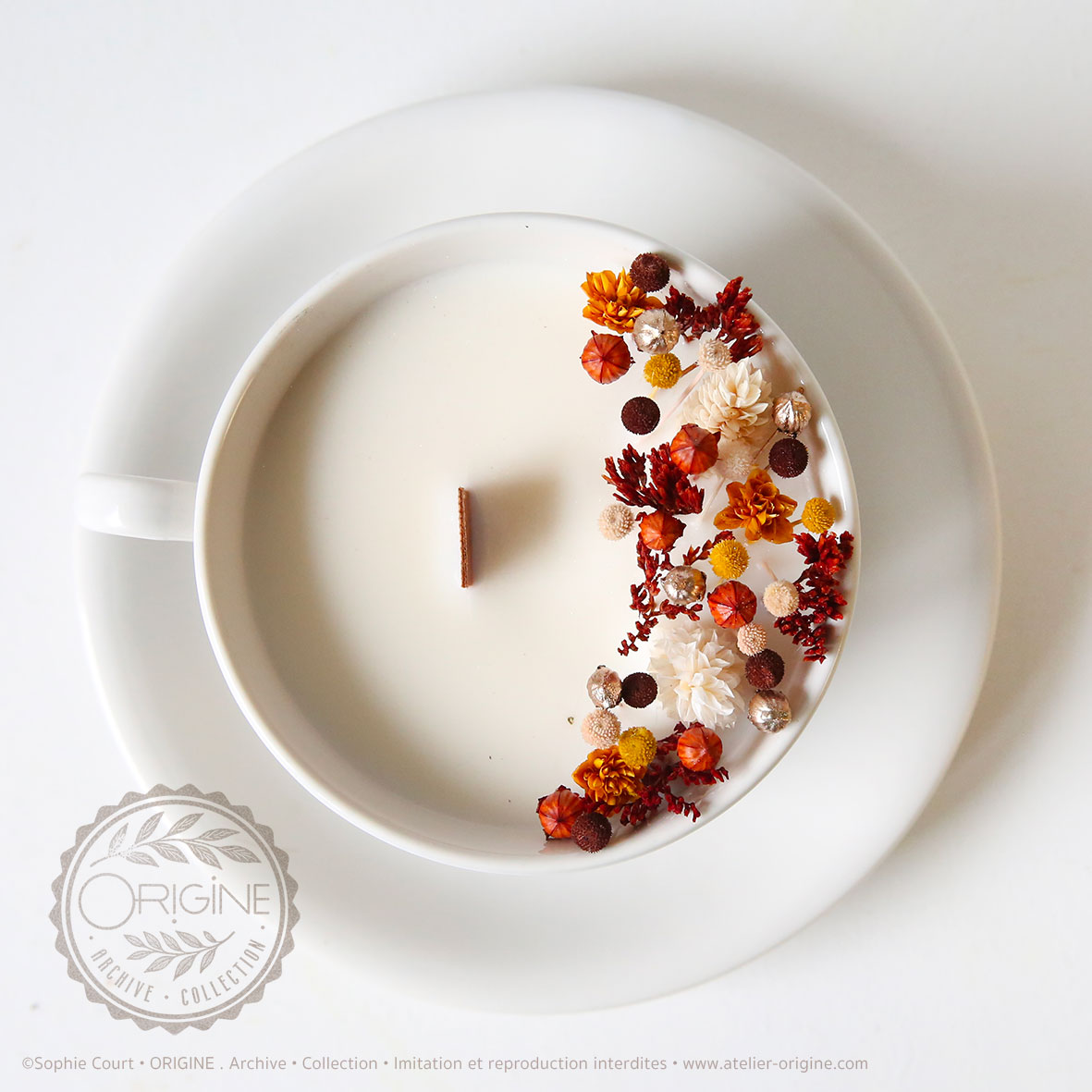 bougie-fleurie-tasse-vintage-origine-atelier-floral-archive-collection-automne-hiver-2025-sophie-court 2