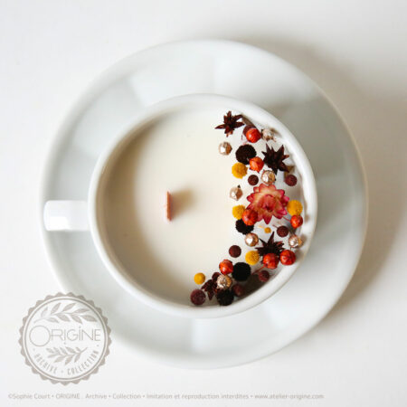 bougie-fleurie-tasse-vintage-origine-atelier-floral-archive-collection-automne-hiver-2025-sophie-court 2