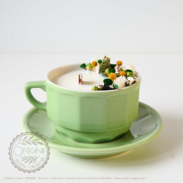 bougie-fleurie-tasse-vintage-origine-atelier-floral-archive-collection-automne-hiver-2025-sophie-court 2