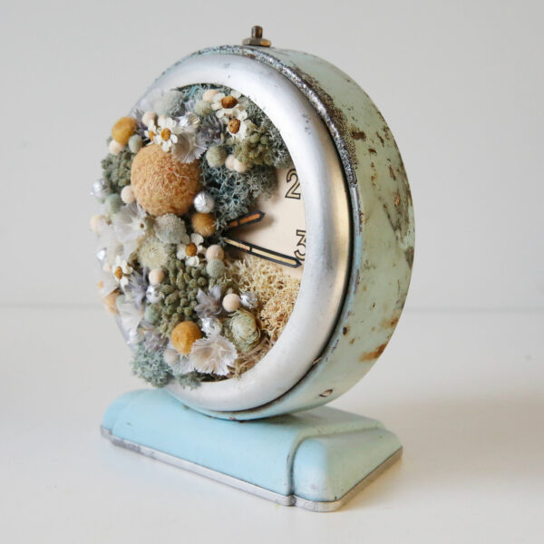 reveil-vintage-végétalisé-origine-atelier-floral-sophie-court-décoration-végétale