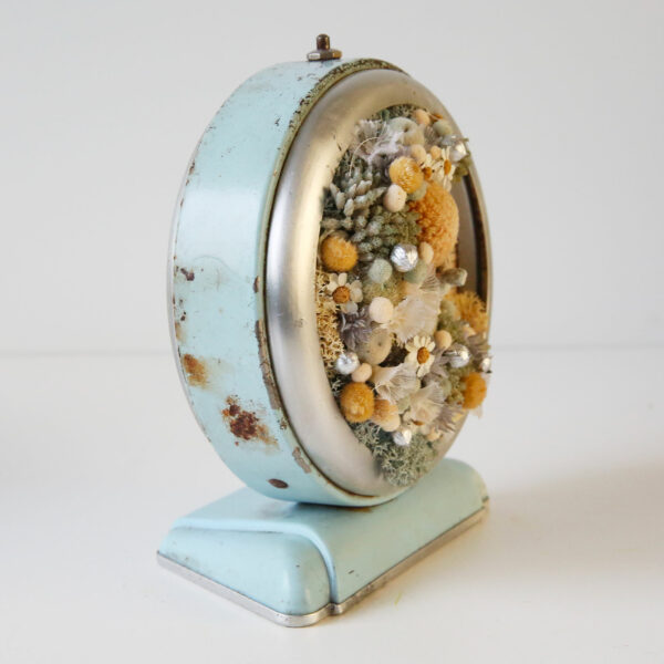 reveil-vintage-végétalisé-origine-atelier-floral-sophie-court-décoration-végétale