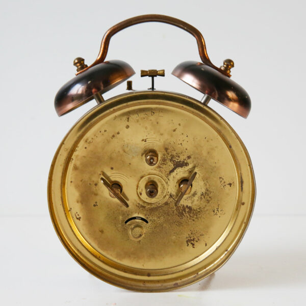 reveil-vintage-végétalisé-origine-atelier-floral-sophie-court-décoration-végétale