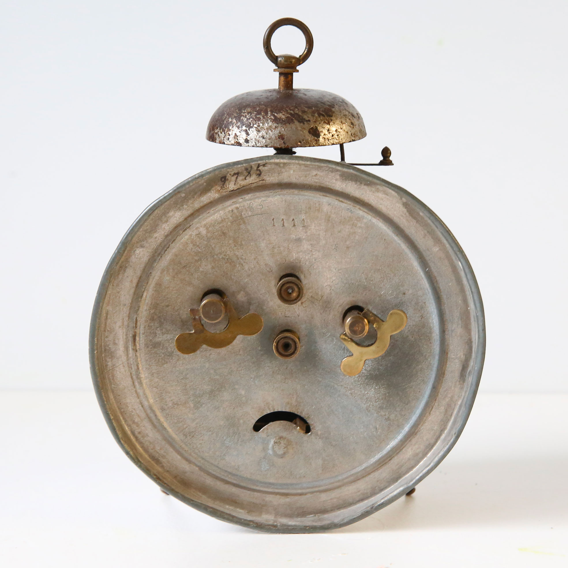 reveil-vintage-végétalisé-origine-atelier-floral-sophie-court-décoration-végétale