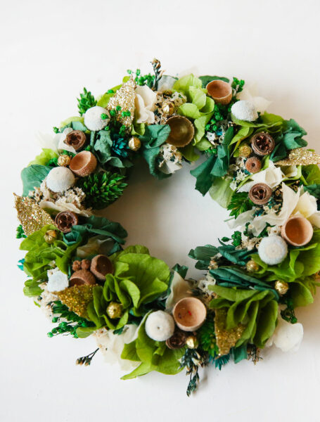 chandelier-de-noêl-couronne-de-fleurs-séchées