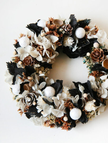 chandelier-de-noêl-couronne-de-fleurs-séchées