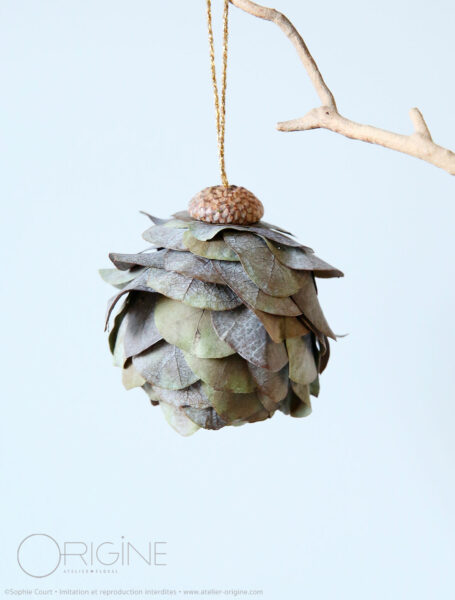 suspension-boule-de-noel-feuilles-stabilisées-origine-atelier-floral-sophie-court