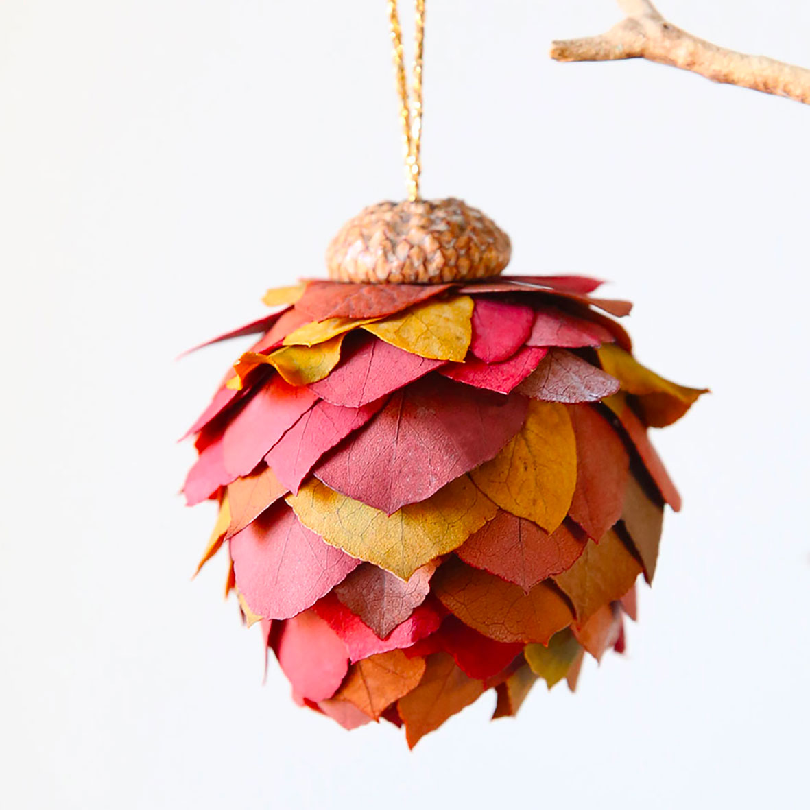 suspension-boule-de-noel-feuilles-stabilisées-origine-atelier-floral-sophie-court6