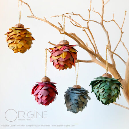 suspension-boule-de-noel-feuilles-stabilisées-origine-atelier-floral-sophie-courtB